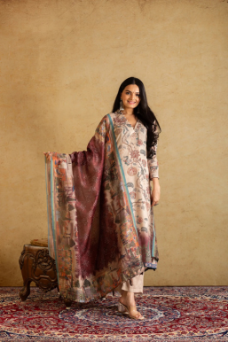 V-Neck Kalamkari Beauty Suit Set